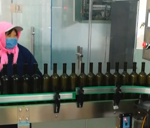 葡萄酒灌装生产线视频